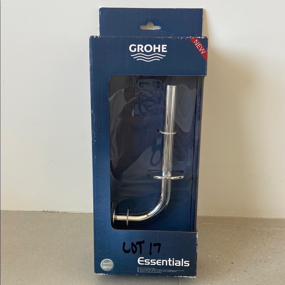 Grohe Essentials Chrome Towel Ring
